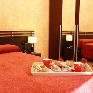 San Max Hotel